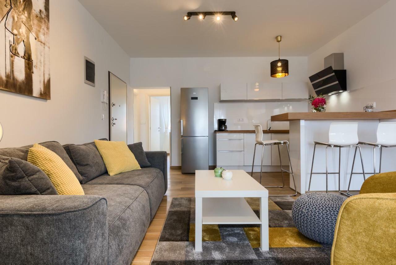 Apartments Dream In Arena 2 Pula Center Free Parking エクステリア 写真