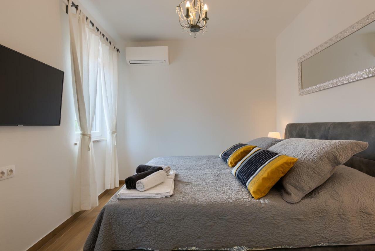 Apartments Dream In Arena 2 Pula Center Free Parking エクステリア 写真