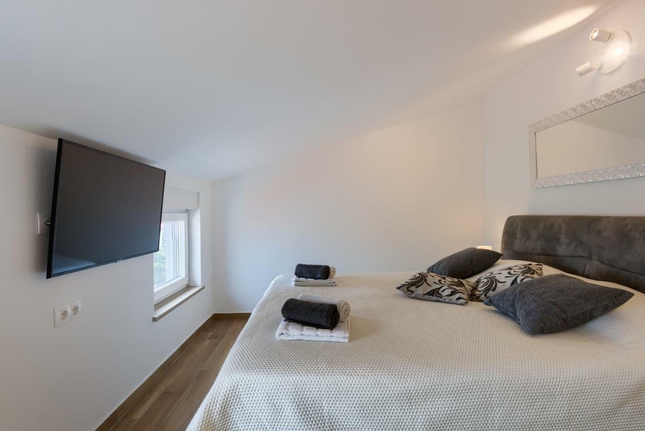 Apartments Dream In Arena 2 Pula Center Free Parking エクステリア 写真